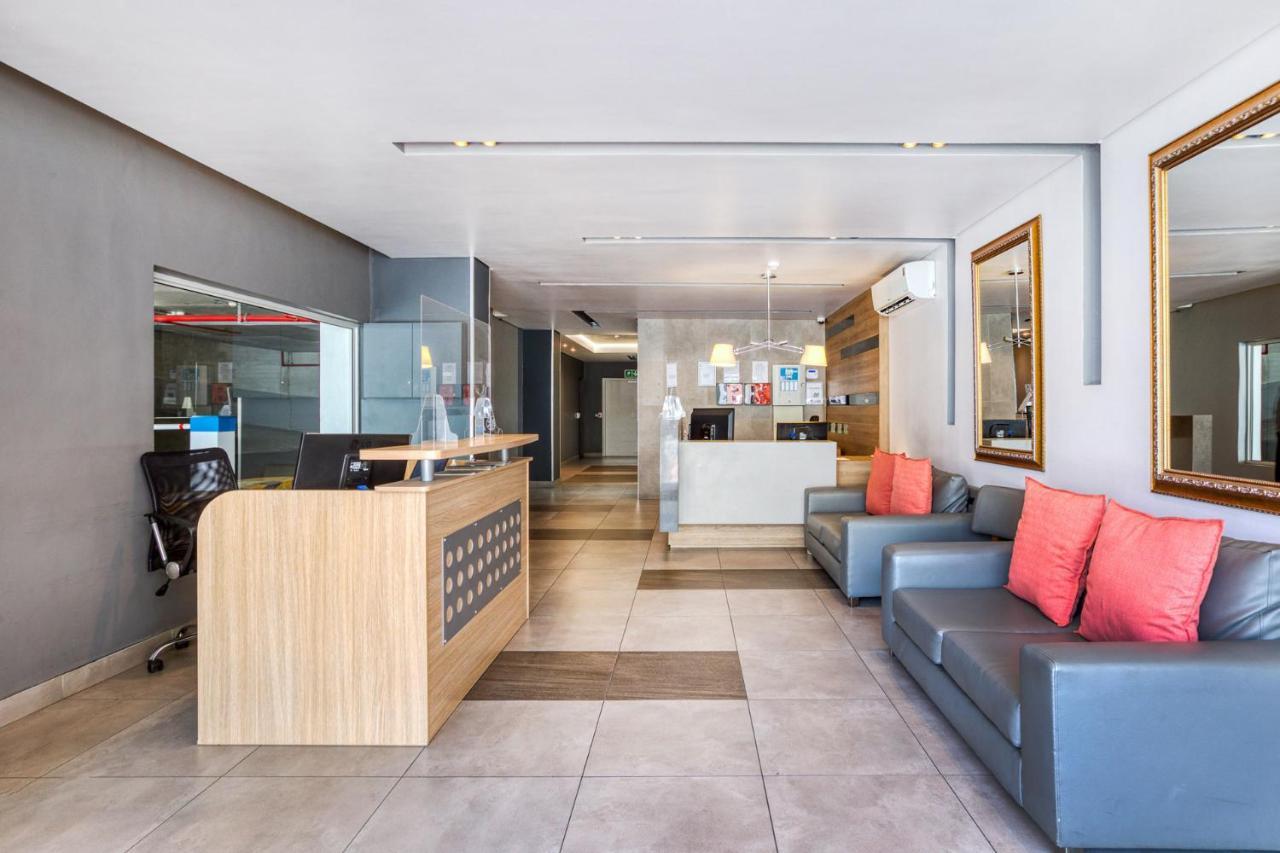 Backup-Powered Colourfull City Balcony Apartment Kaapstad Buitenkant foto