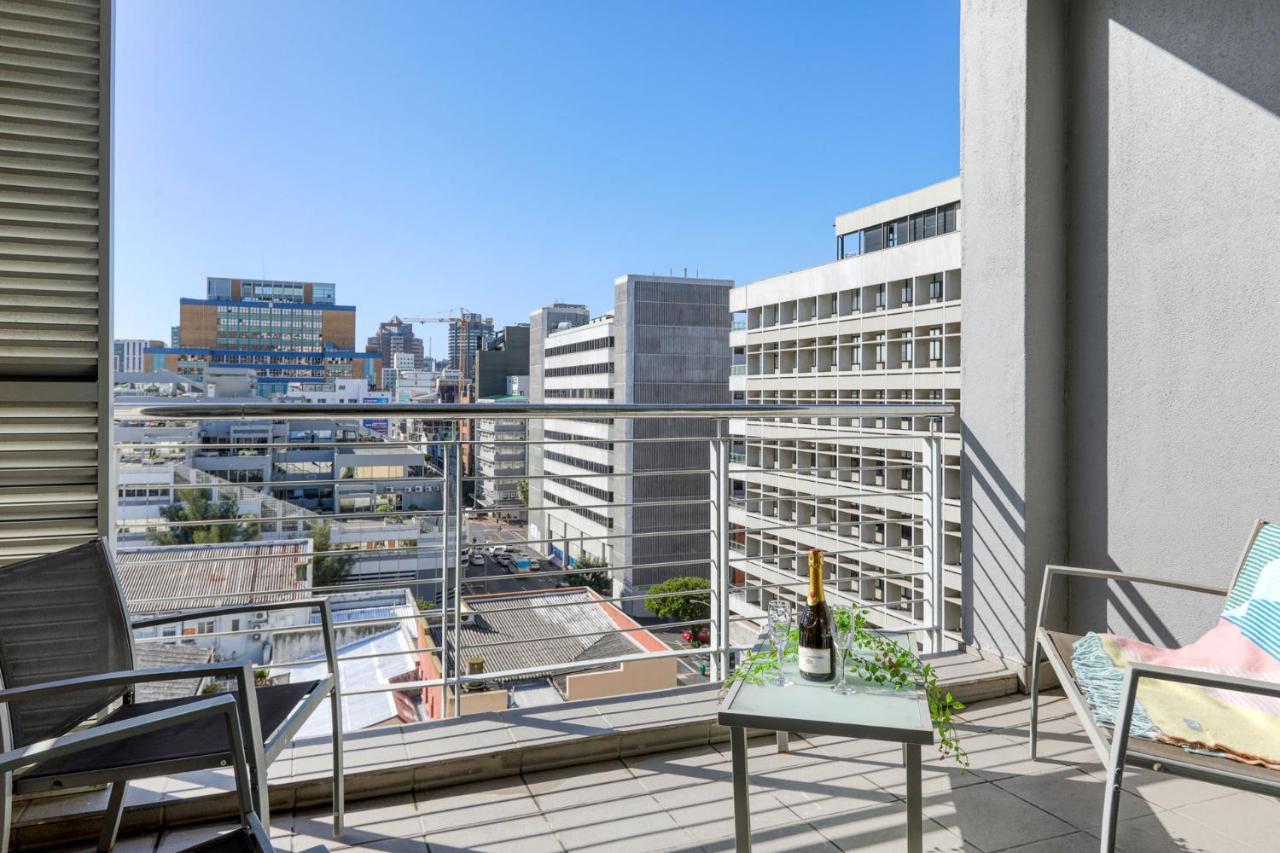 Backup-Powered Colourfull City Balcony Apartment Kaapstad Buitenkant foto