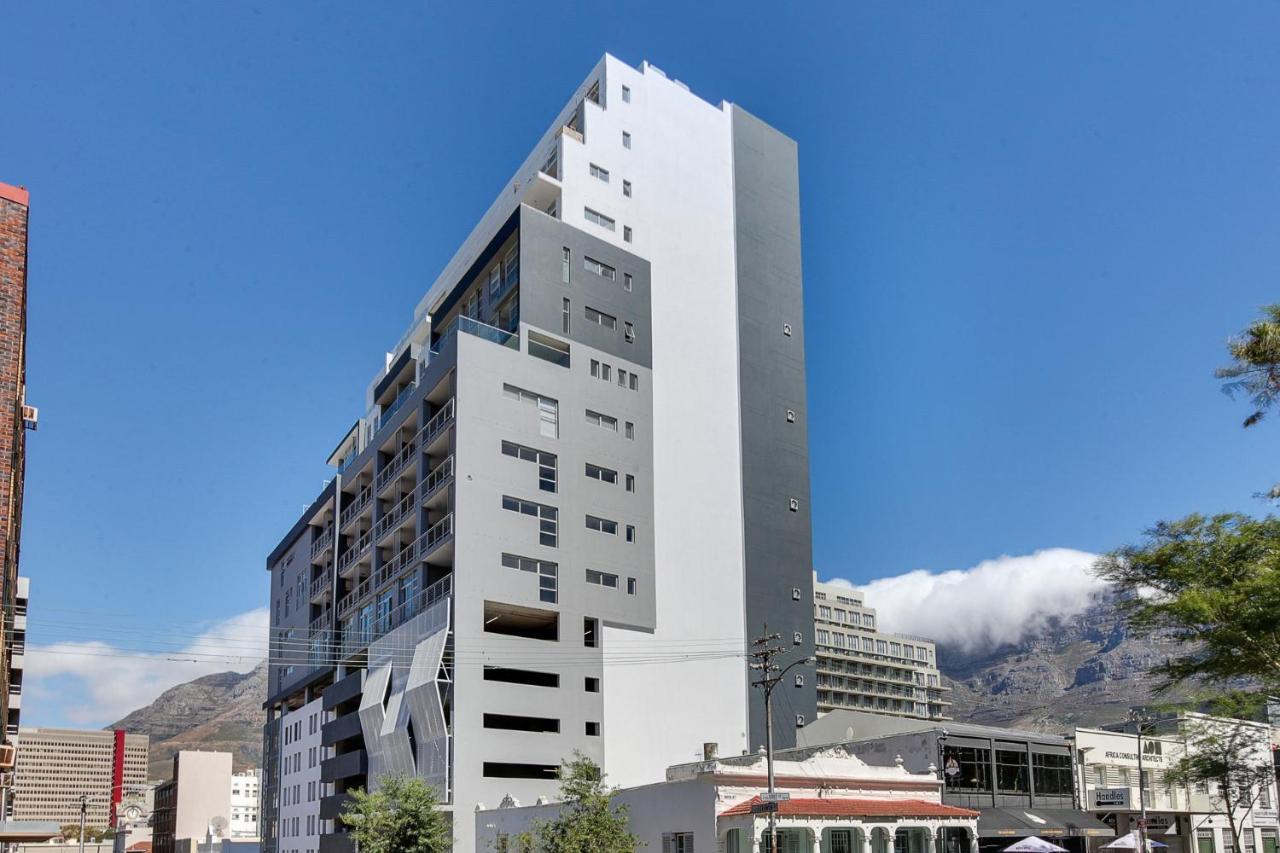 Backup-Powered Colourfull City Balcony Apartment Kaapstad Buitenkant foto
